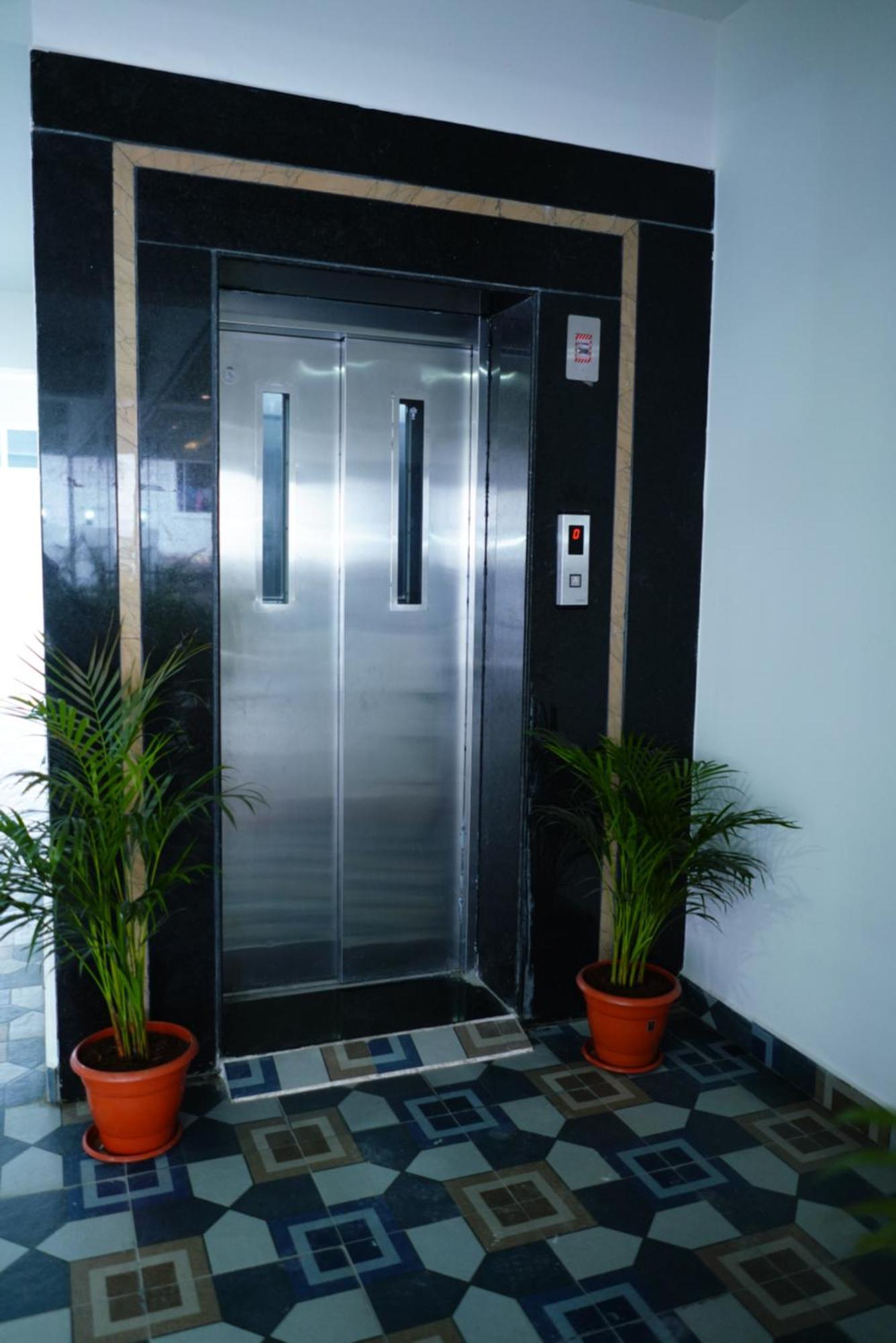 Enkay Service Apartments Kondapur  Bagian luar foto